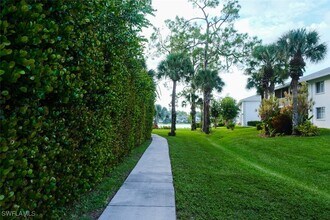 345 Gabriel Cir in Naples, FL - Building Photo - Building Photo