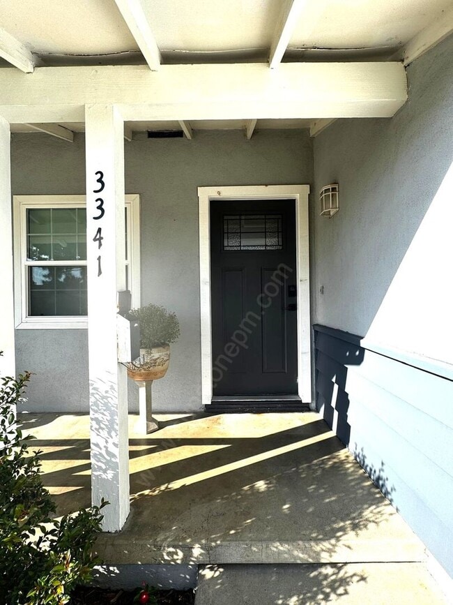 3341 Lynoak Dr in Claremont, CA - Building Photo - Building Photo