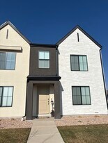 1744 E Albion Dr in Salem, UT - Building Photo