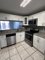 19751 SW 114th Ave, Unit 347 in Miami, FL - Building Photo