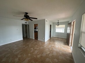 210 6th Ave N in St. Petersburg, FL - Building Photo - Building Photo