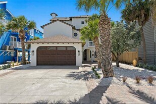 8440 W Gulf Blvd in Treasure Island, FL - Building Photo