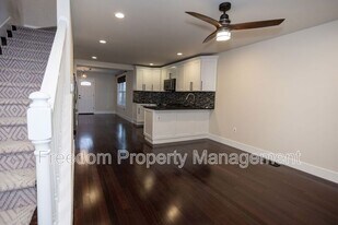 102 Lynhaven Dr in Alexandria, VA - Building Photo