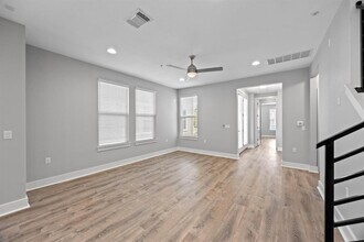 2222 Simond Ave in Austin, TX - Building Photo - Building Photo