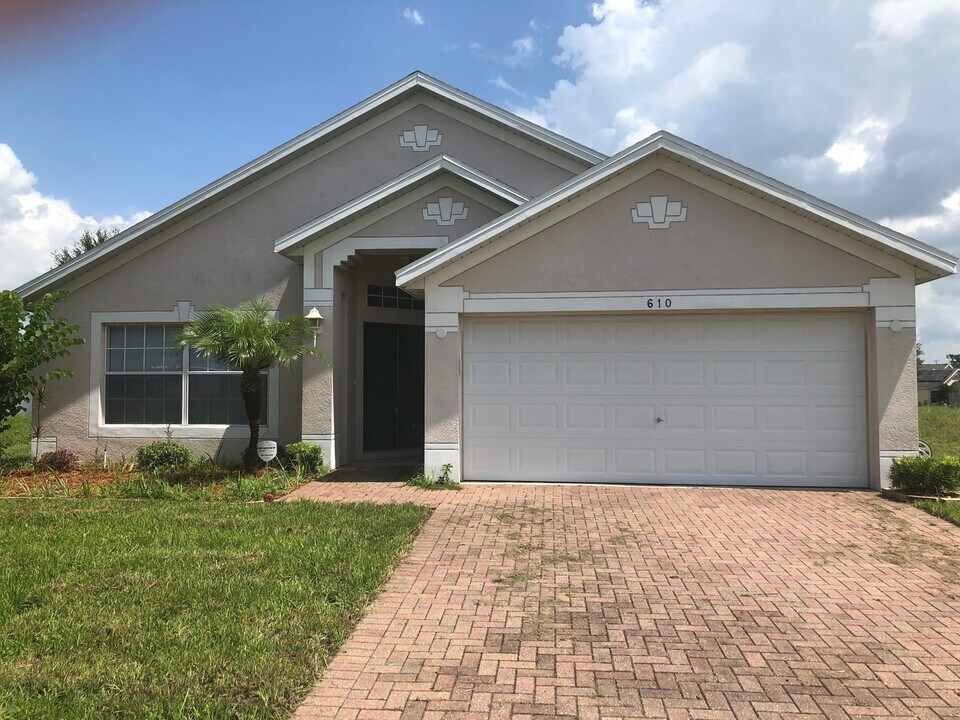 610 Astor Dr in Haines City, FL - Building Photo