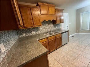 6160 Lakeway Dr in Fayetteville, NC - Foto de edificio - Building Photo