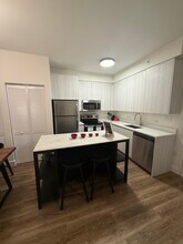 313 SE 3rd Ter, Unit D4 in Dania Beach, FL - Building Photo - Building Photo