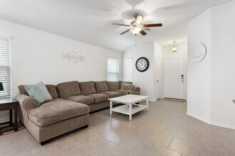 1002 Chad Lp in Round Rock, TX - Building Photo - Building Photo