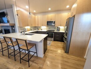 1388 Snowberry Ln in Louisville, CO - Building Photo - Building Photo