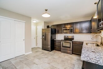 179 Cottonwood Pl in Commercial Point, OH - Building Photo - Building Photo