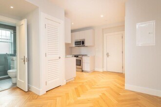 19 A Forest St in Cambridge, MA - Building Photo - Building Photo