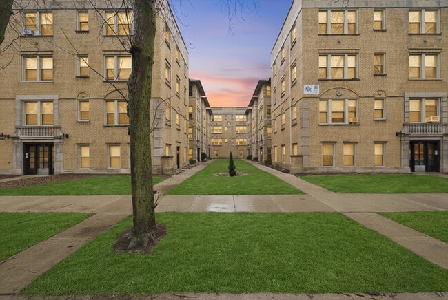 7520 N Seeley Ave, Unit 2W in Chicago, IL - Building Photo - Building Photo