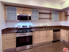 1234 Wilshire Blvd in Los Angeles, CA - Foto de edificio - Building Photo