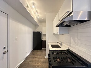 5054 N Winthrop Ave, Unit 503 in Chicago, IL - Building Photo - Building Photo