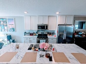 7557 Woods Edge Blvd in Circle Pines, MN - Building Photo - Building Photo