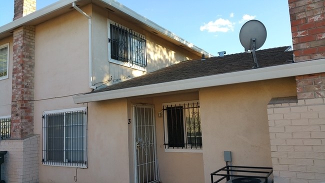 91 Nedra Ct in Sacramento, CA - Foto de edificio - Building Photo