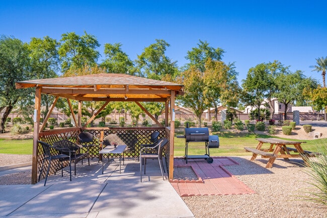Senior Living- Lifestyles of Glendale in Glendale, AZ - Foto de edificio - Building Photo