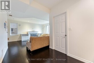 92 Glengordon Cres in Markham, ON - Building Photo - Building Photo