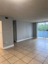 5033 NW 7th St-Unit -208 in Miami, FL - Building Photo - Building Photo