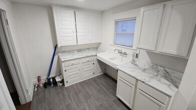 320 W Vine St in Kalamazoo, MI - Building Photo - Building Photo