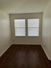 10757 Pictorial Park Dr in Tampa, FL - Building Photo - Building Photo