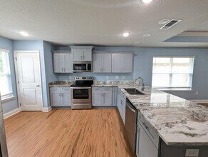 2266 Paloma St in Navarre, FL - Building Photo - Building Photo