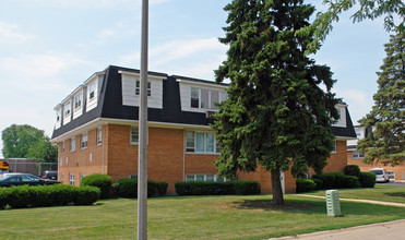 9717 Lorraine Dr in Countryside, IL - Foto de edificio - Building Photo