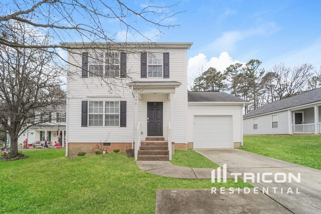 198 Brantley Pl Dr in Mooresville, NC - Building Photo