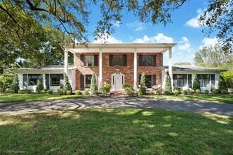 10700 Old Cutler Rd in Coral Gables, FL - Building Photo - Building Photo