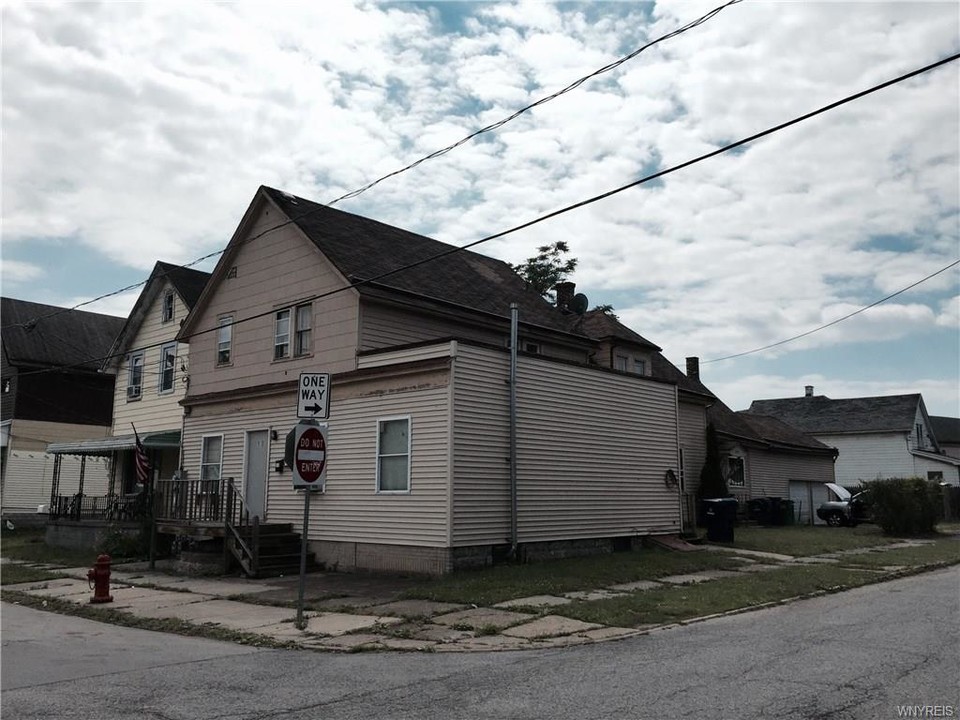 130 Jones St in Buffalo, NY - Building Photo