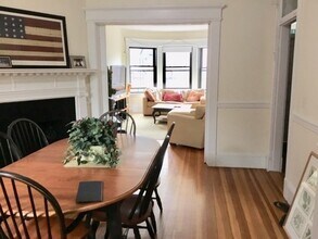 16 Winchester St, Unit 401 in Brookline, MA - Foto de edificio - Building Photo