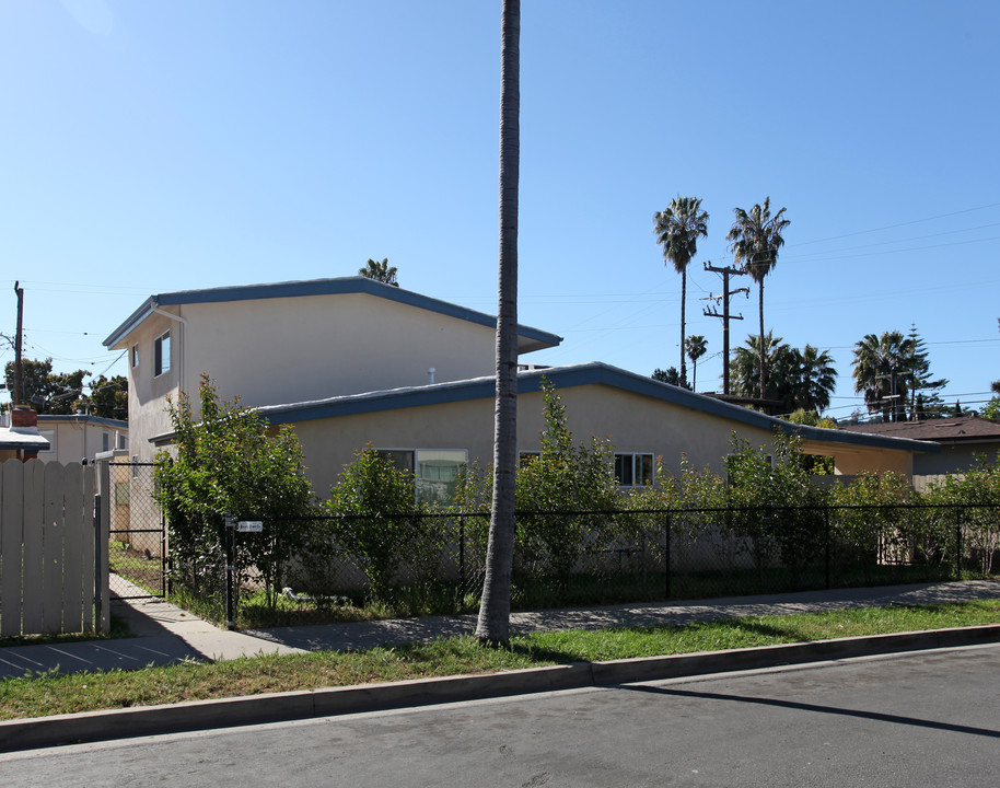 611 Eucalyptus Ave in Santa Barbara, CA - Foto de edificio