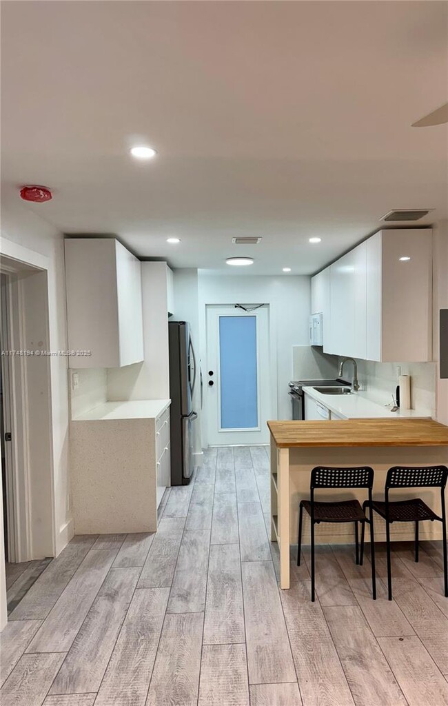 705 W Mango St in Lantana, FL - Foto de edificio - Building Photo