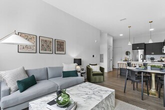 The Olmsted Farmington in Farmington, CT - Building Photo - Building Photo