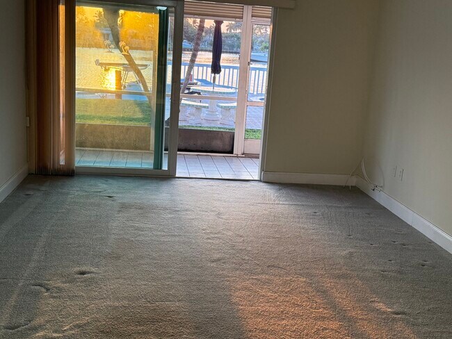 750 Pine Dr in Pompano Beach, FL - Building Photo - Building Photo