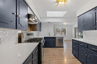 10510 Gooding Dr in Dallas, TX - Building Photo