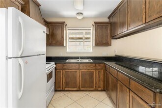 1929 Lacywood in Edinburg, TX - Building Photo - Building Photo