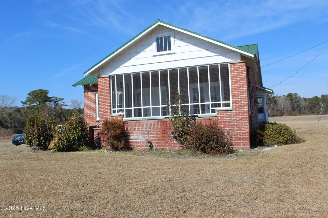 1880 Ocean Hwy W in Supply, NC - Building Photo