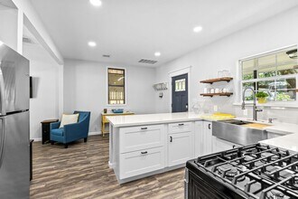 412 Waco Ave in League City, TX - Building Photo - Building Photo