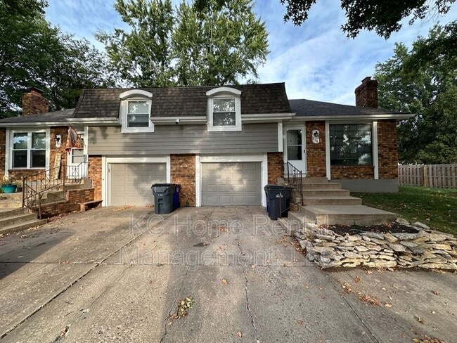 property at 800 S Willow Dr