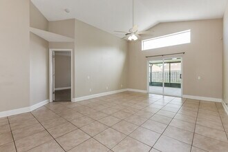 12230 Dawn Vista Dr in Riverview, FL - Building Photo - Building Photo