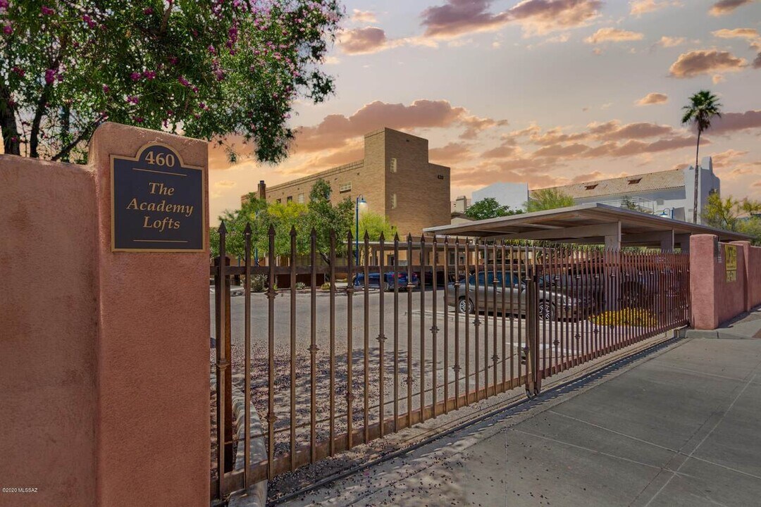 460 S 6th Ave in Tucson, AZ - Foto de edificio