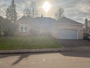 7098 SW Arranmore Way in Portland, OR - Building Photo - Building Photo