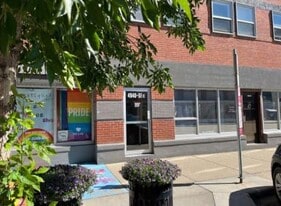 4940-4951 51 St in Red Deer, AB - Building Photo