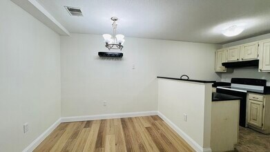 18 Walden Dr in Natick, MA - Building Photo - Building Photo