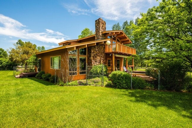 property at 21 Mills Ln