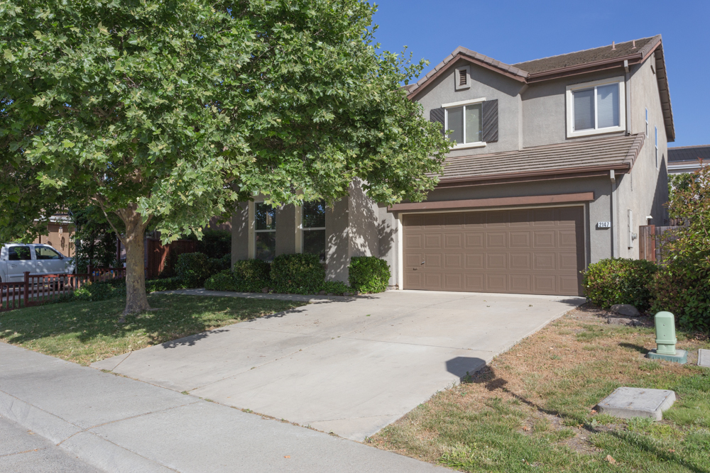 2147 Collet Quarry Dr in Rocklin, CA - Building Photo