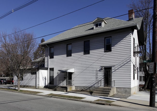 26-28 Pitman St in Providence, RI - Foto de edificio - Building Photo