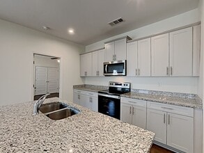 5242 Tupelo St in Nashville, TN - Foto de edificio - Building Photo