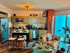 350 S Miami Ave, Unit 3514 in Miami, FL - Building Photo - Building Photo